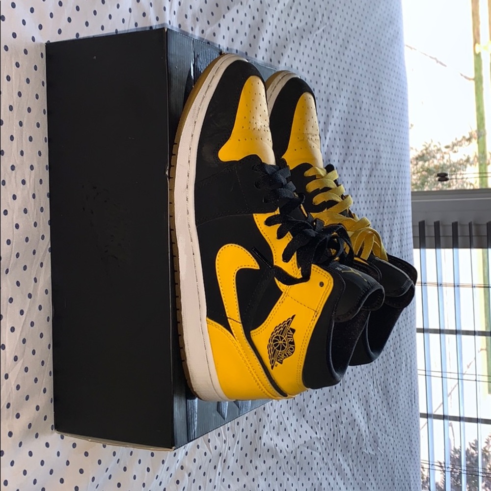 jordan 1 mid new love 2017